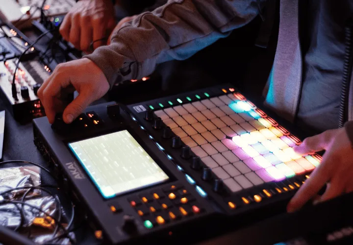 Dominando El Arte del Beatmaking: Creando Ritmos que Despiertan Emociones